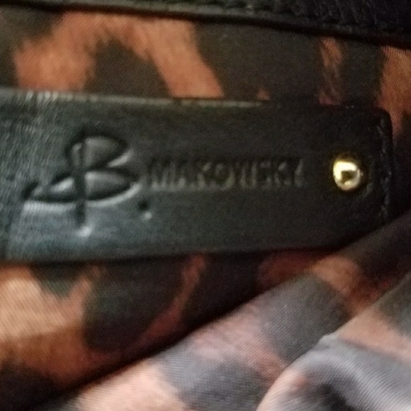 B Makowsky Shoulder Bag Leather with Hardware - Picture 2 of 6